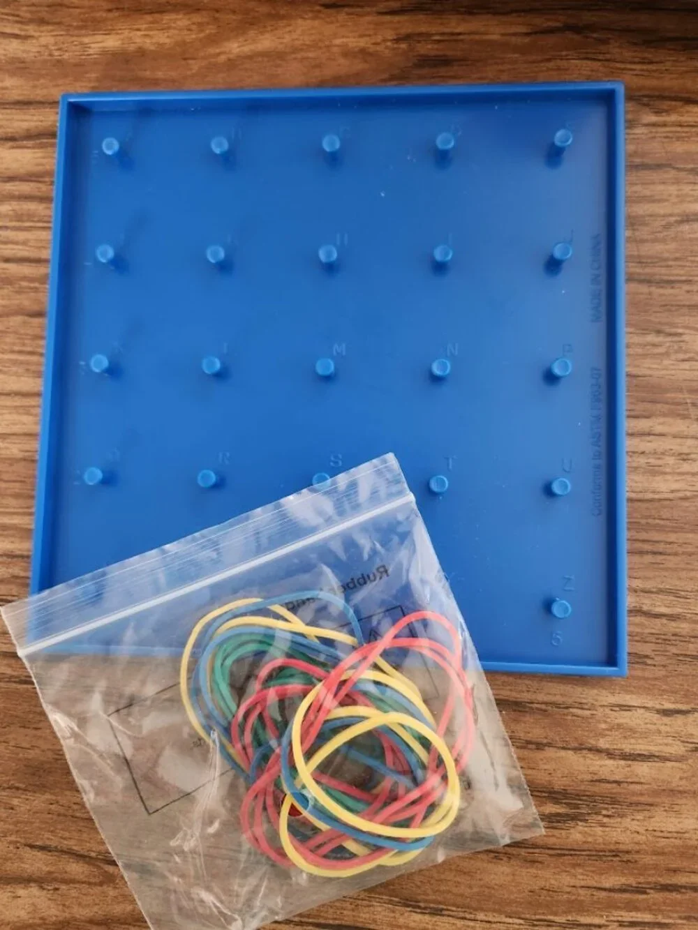 Blue Plastic Geoboard For Math Educational Teaching 5x5 Grid Pegs Geometric Shap